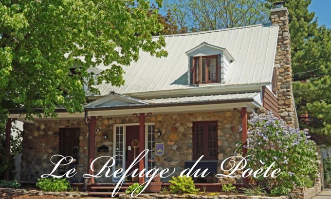 Longueuil House | Refuge du Poète