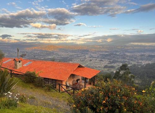 Chiquintad House | Refugio de las Nubes