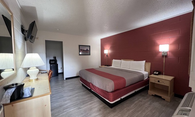 Dodge City Hotel | Regency Inn and Suites