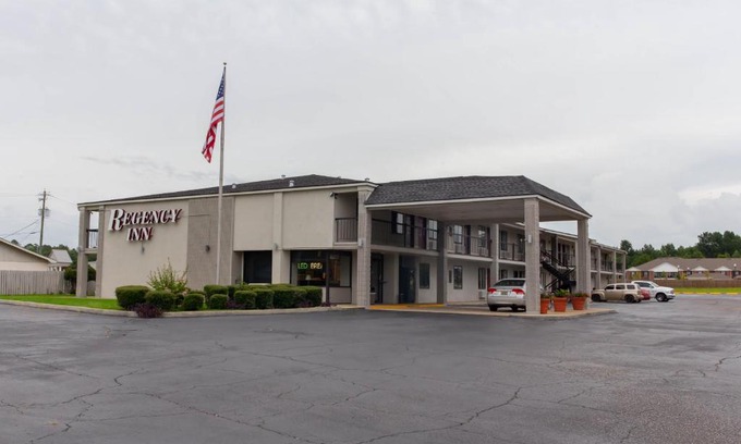 Monroeville Hotel | Regency Inn