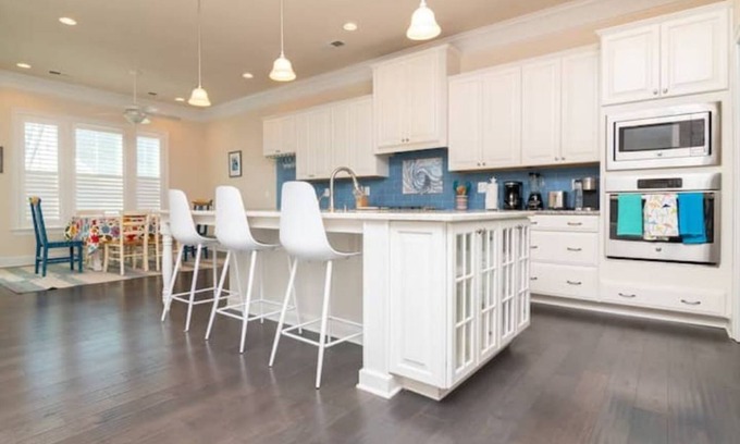 The Glade House | Rehoboth Beach Retreat - 4BR home close to Tanger outlets, bike trail, pool