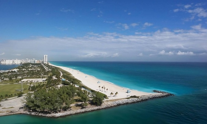 Bay Harbor Islands Hotel | Relax and Unwind! Family-friendly Unit w/Balcony, Rooftop Pool. Parking On-Site