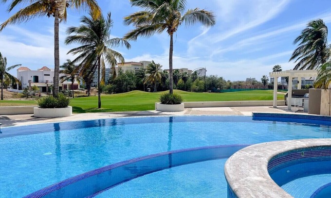 Marina Mazatlan Apartment | Relax in front of the golf course