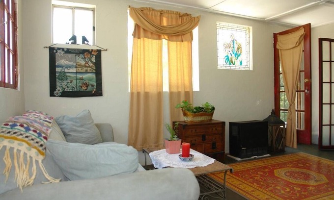 Oakland House | Relax in garden paradise with free views -special 15% weekly discount - BOOK NOW