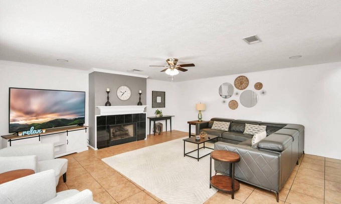 Atascocita House | Relax in Style! 6BR Houston Oasis w/Pool & Spa