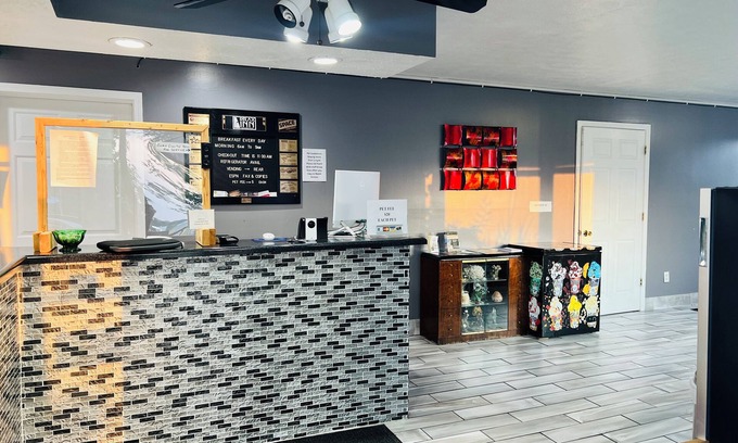 Marshall Hotel | Relax Inn