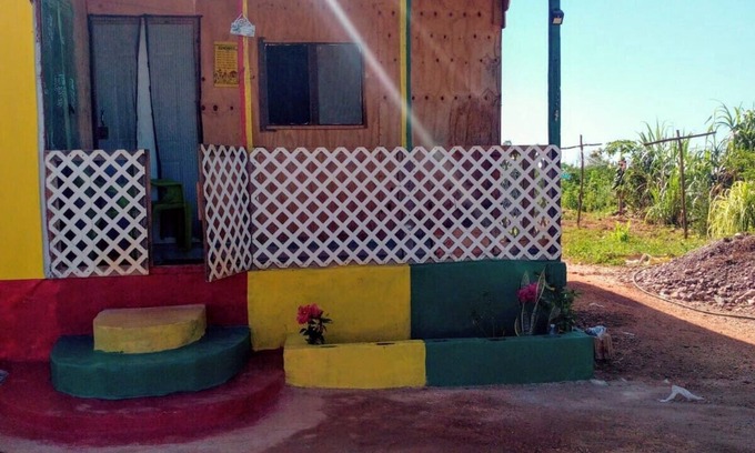 May Pen Bed & Breakfast | Relax N SunShine