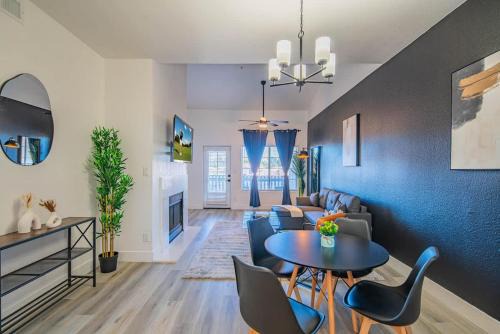 North Scottsdale Apartment | Relax Play TPC Golf Hot Tub Pool WD Parking