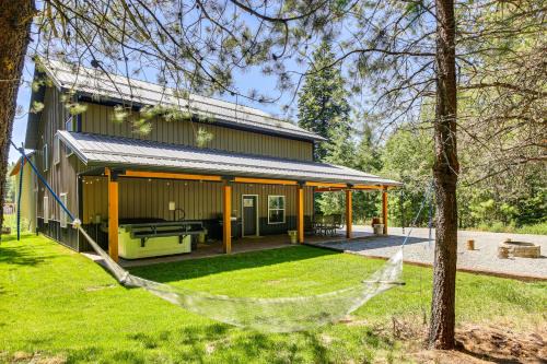 Boundary County House | Relax, Reconnect and Explore Modern Idaho House!