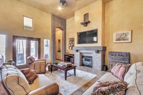 Las Cruces House | Relax & Rejuvenate- Pool, Sauna & Gym home