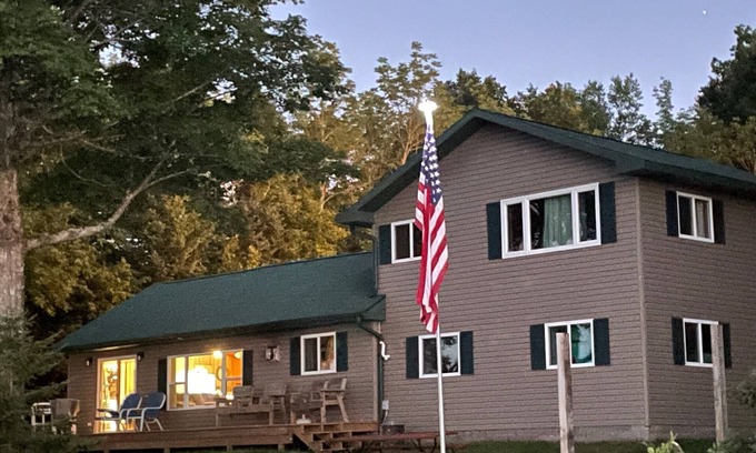 Marenisco House | Relax with a view at Oasis North on Lake Gogebic