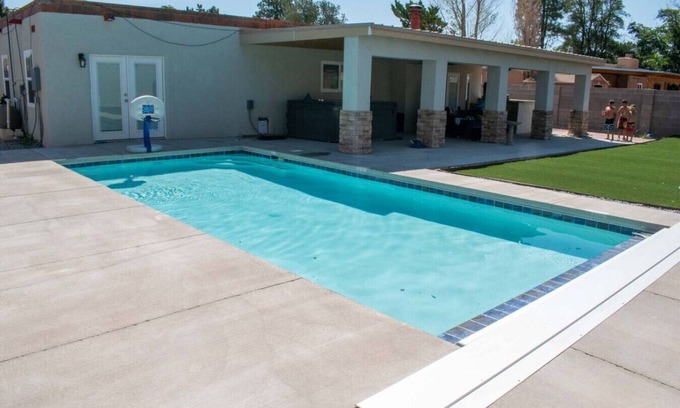 Paradise Hills Civic House | Relaxing 4 Bedroom with Pool and Hot Tub