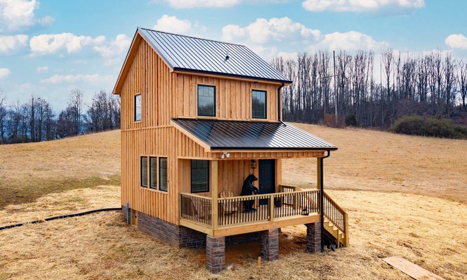 Bluff City Cabin | ⚡️ Relaxing Cabin studio, in ❤️ of the Tri Cities.