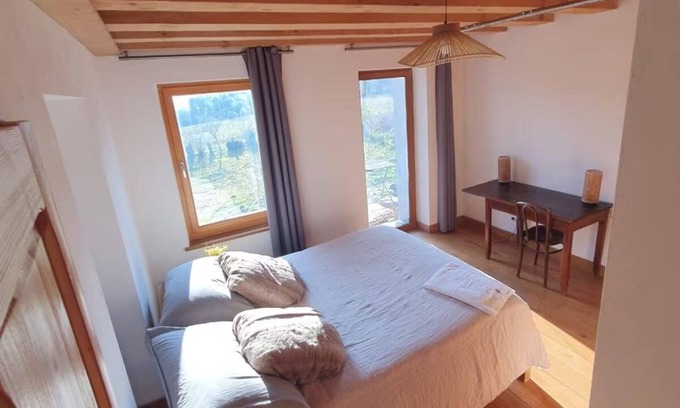 Neydens Bed & Breakfast | Relaxing escape Spacious room for rent in Neydens, near Geneva