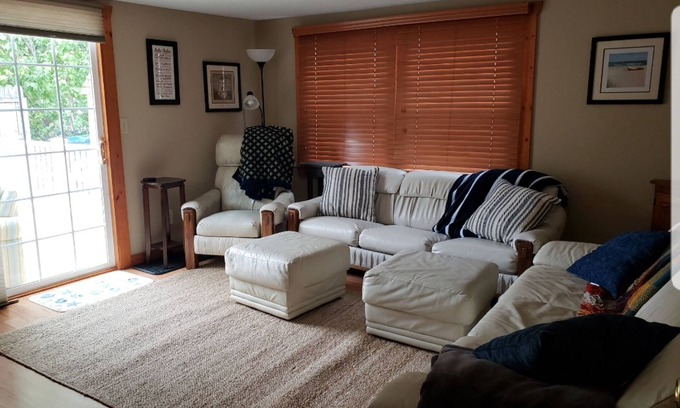 Gypsum House | Relaxing Gem Beach, Close to Twin Oast Brewery, Orchard Eatery and Miller Ferry