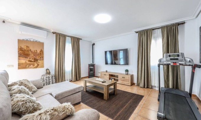 Cobisa Apartment | Relaxing Getaway 15` from Toledo