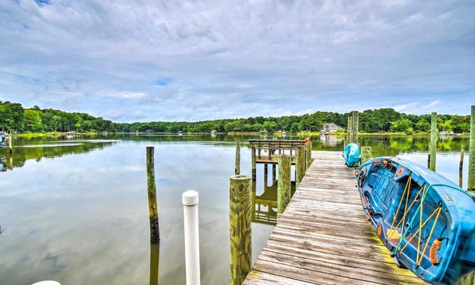 Dutton House | Relaxing Riverfront Cottage with Boat Dock!
