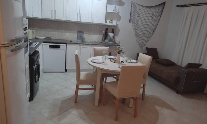 Gastria House | Remarkable 1-Bed House