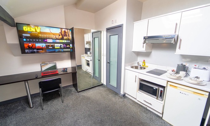 Birmingham Apartment | Remarkable 1-bed Studio in Birmingham