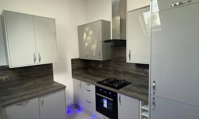 Wolverhampton Apartment | Remarkable 2-bed Penthouse in Wolverhampton