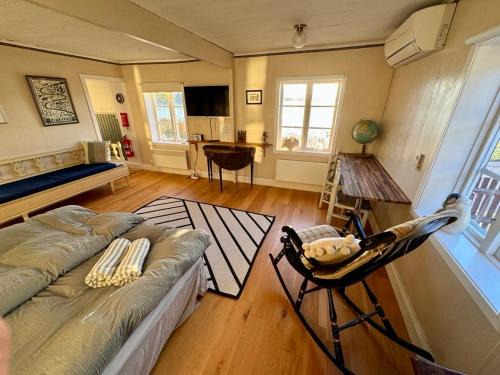 Osthammar Apartment | Remarkable Harbour View Cabin.