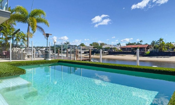 Mooloolaba House | Remarkable Six Bedroom Waterfront Home! Perfect for the extended family