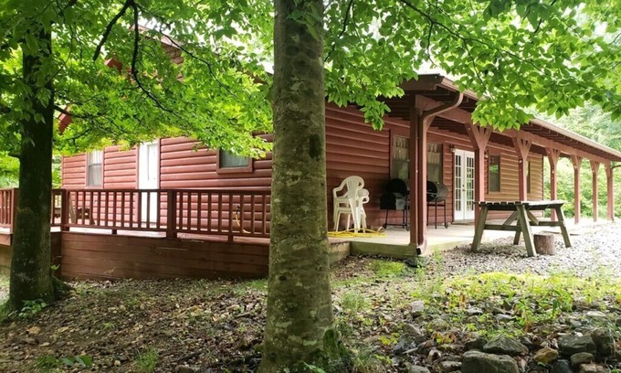 Board Camp Cabin | Remote Cabin on Sugar Creek Near Wolf Pen Gap-Ouachita National Forest