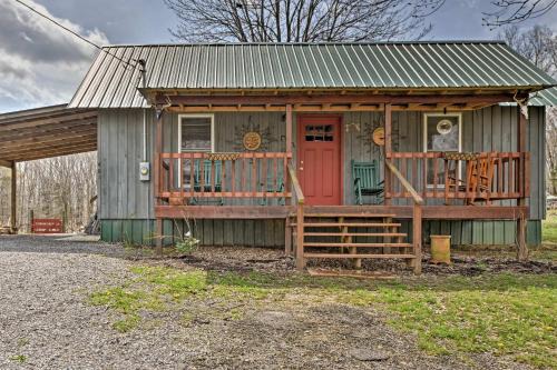 New Concord House | Remote Kentucky Cabin with Fire Pit and 2 Ponds