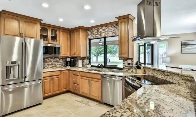 Whitfield Cottage | Renovated 3BR Dog Friendly Pond View W/D