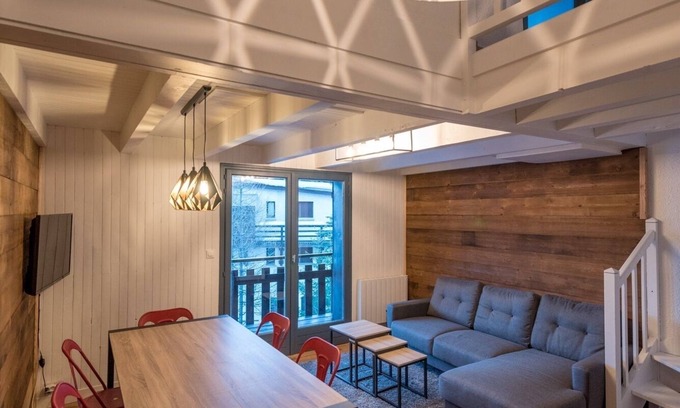 Les Claux Ski Chalet | Renovated 80m2 duplex in chalet. Ski-in ski-out option
