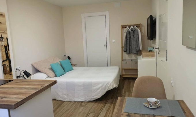 Zaidin Apartment | Renovated and comfortable apartment in Granada, close to bus stop