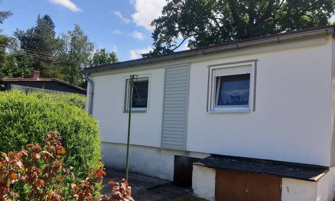 Luisenthal House | Renovated cozy bungalow near Oberhof with covered outdoor jacuzzi