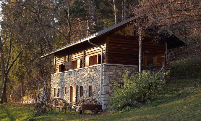 Samone House | Renovated in 2006, charming holiday home by the woods