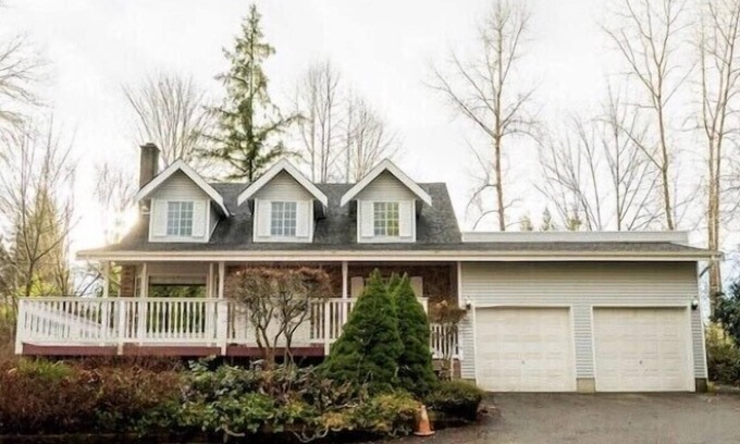 Guildford House | Renovation at December 2021. 5 minutes to highway 17 and highway 1.