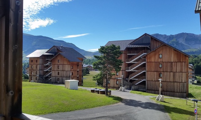 Saint-Etienne-en-Devoluy Apartment | Rental T2 LA GENTIANE - FULL SOUTH + BALCONY 5 M2