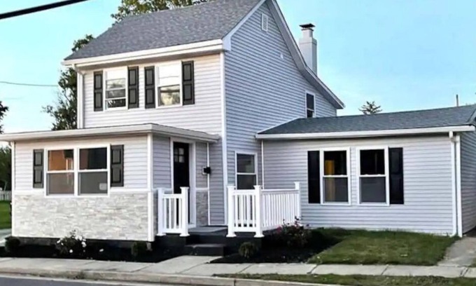Fieldsboro House | Renting this quaint yet modern home in New Jersey
