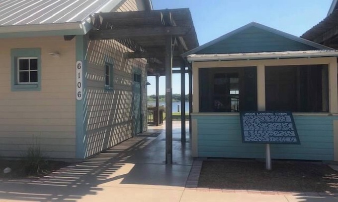 Braden River Cabin | Replica - 1945's Replica Cabin