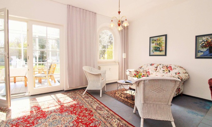 Wischuer Apartment | Res. Wischuer WE 16: spacious and friendly 2-room apartment with conservatory