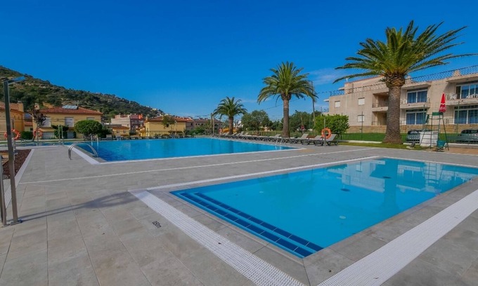 Roses Town Center Resort | Rescator Resort 102 - Two Bedroom Resort, Sleeps 6