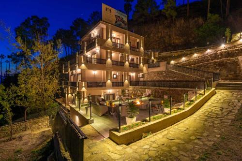Chail Villa | Residences By Tarika by VEO - Luxury 7BR villa in Chail with Bonfire