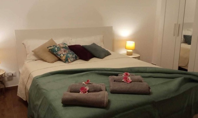 Municipio 2 Apartment | Residences Sorrentino 12 people -central station Bari