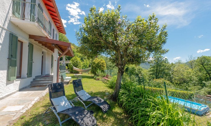 Luino House | Residenza sul Lago Maggiore - Residenza sul Lago Maggiore with pool, dogs allowed