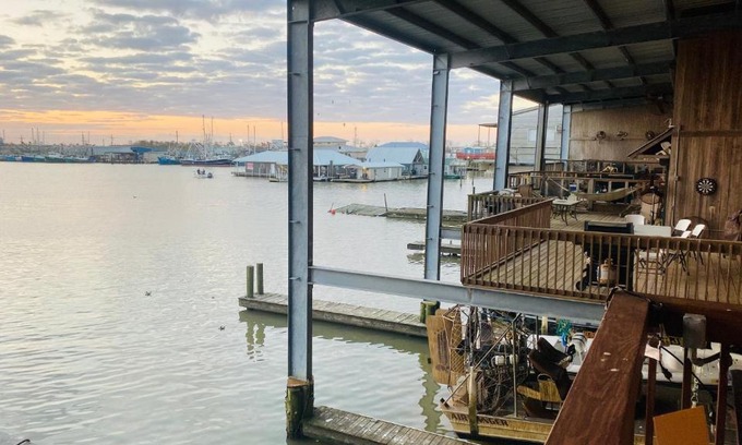 Venice Cabin | Resort Lodging at Venice Marina w/WIFI + Private Dock