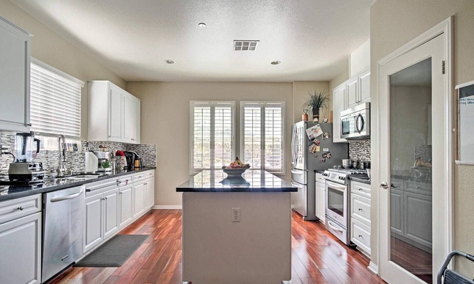Fontana House | Resort style living with fitness and sport courts for vacations or professionals