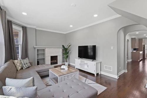 Morton Grove House | Rest and Relaxation with Game Room Morton Grove IL 3 BR House
