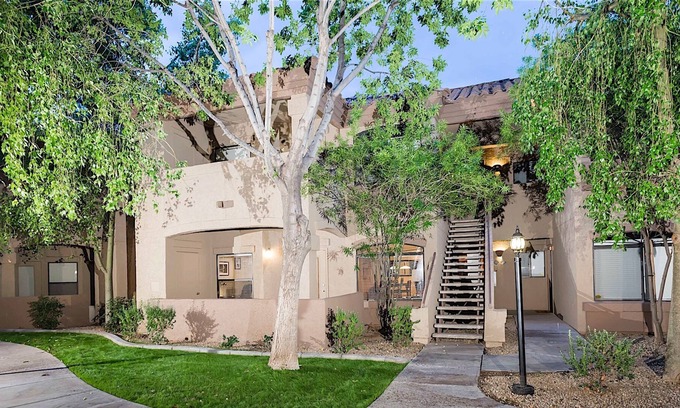 North Scottsdale Condo | Restful 1 BR by Casago