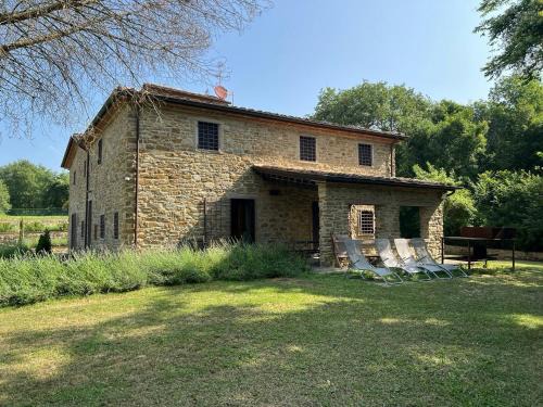 Arezzo House | Restored Farmhouse In The Arezzo Hills
