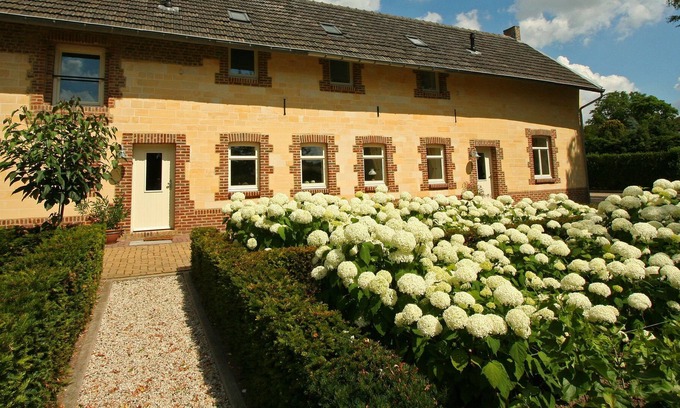 Beertsenhoven House | Restored Farmhouse in Wijlre With two Terraces