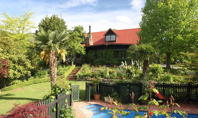 Hira Bed & Breakfast | Retiro Park Lodge