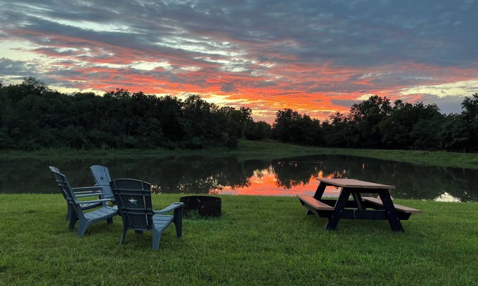 Kingdom City Other | Retreat on the Creek: Home overlooking a backyard lake and the Auxvasse Creek